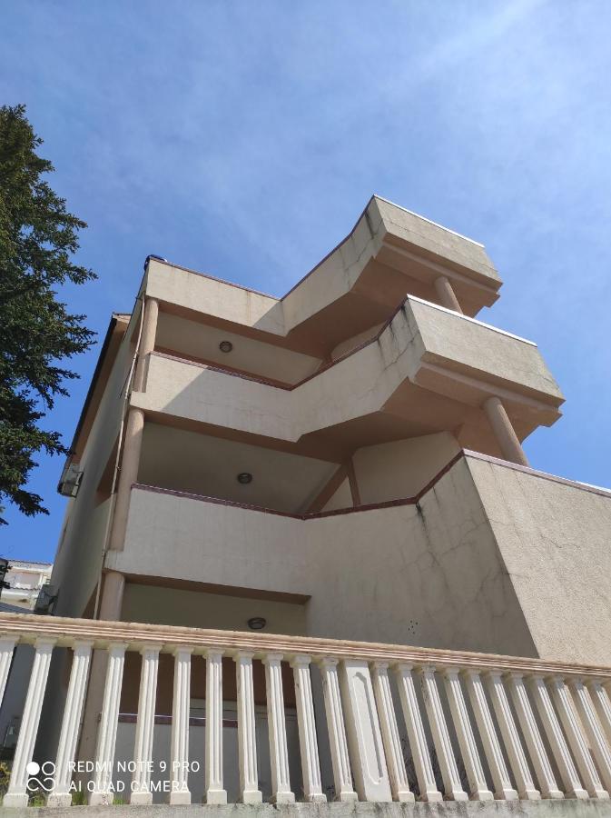 Petrovac Apartments Anne מראה חיצוני תמונה