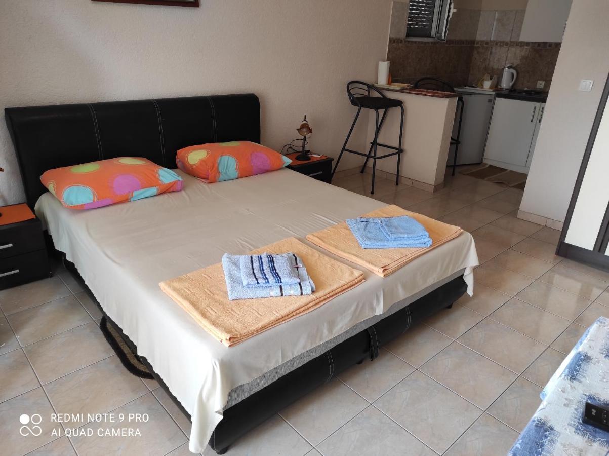 Petrovac Apartments Anne מראה חיצוני תמונה
